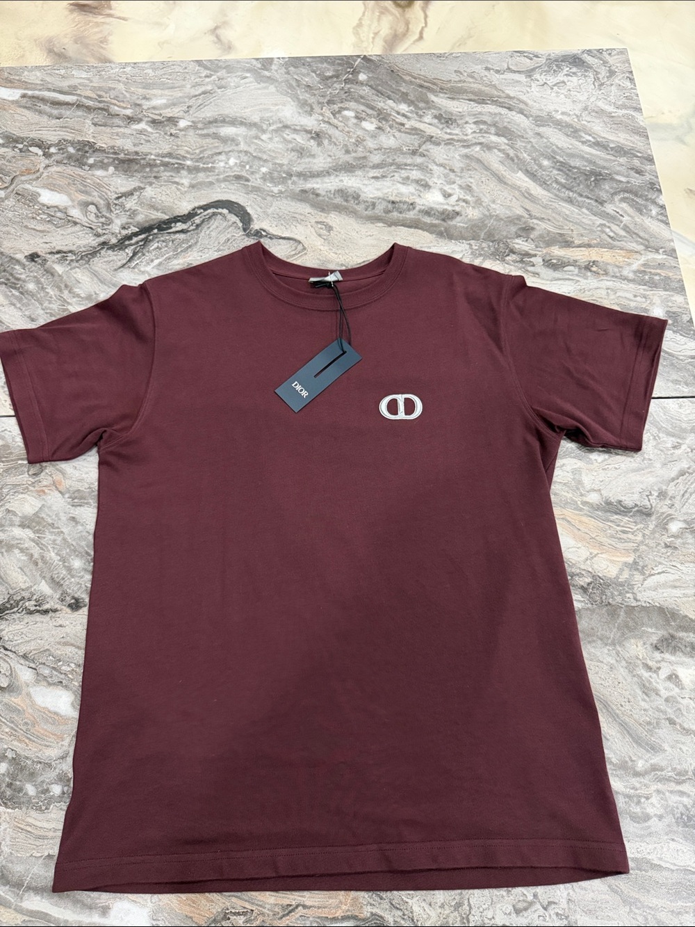 AUTHENTIC Dior Short Sleeve Crewneck Tee in burgundy with White Logo UNWORN